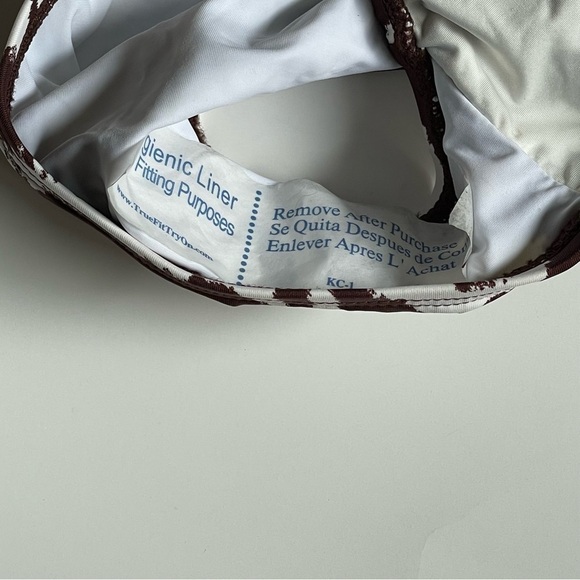 La Blanca Fierce Lines Multi-Strap Cross-Back One Piece 4 Brown and White NWT - Picture 7 of 8